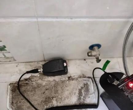 大悟屋顶漏水维修公司分享下卫生间漏水的危害及解决方法